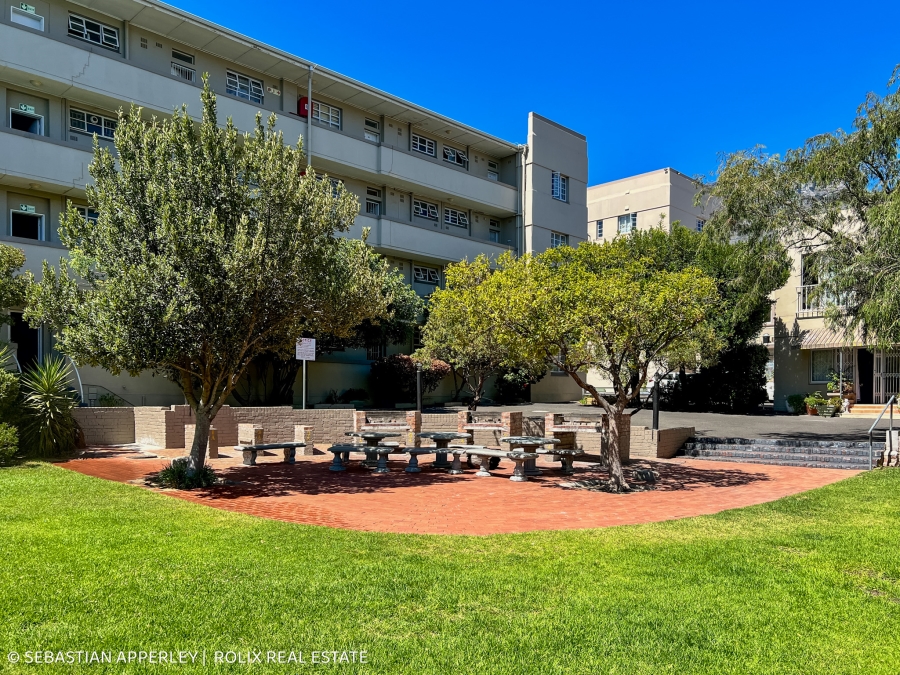 To Let 3 Bedroom Property for Rent in Zonnebloem Western Cape